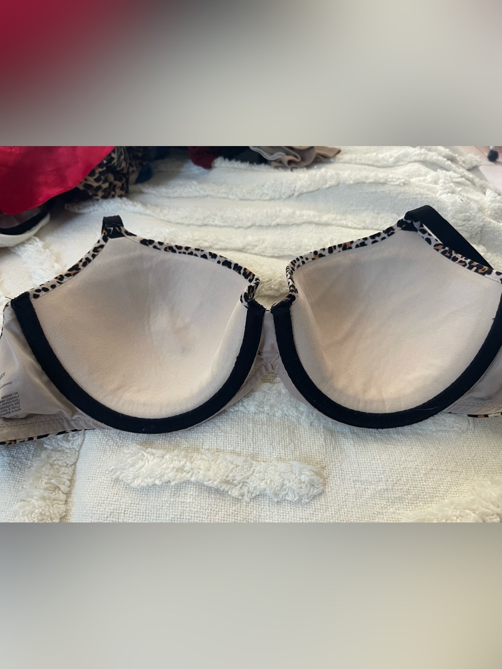 Fabulous by Victoria’s Secret lined Demi bra Cheetah Print Size 32DD - Picture 4 of 7